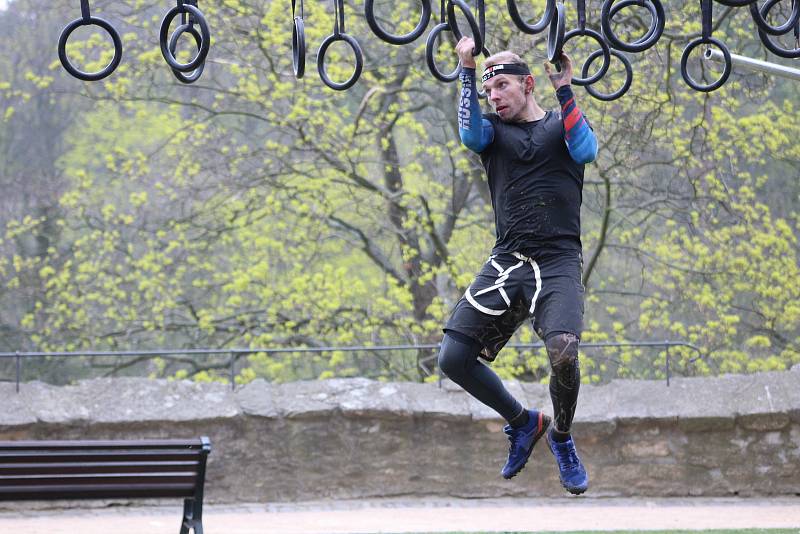 Sobotní Sprint extrémních překážkových závodů Spartan Race v Kutné Hoře.