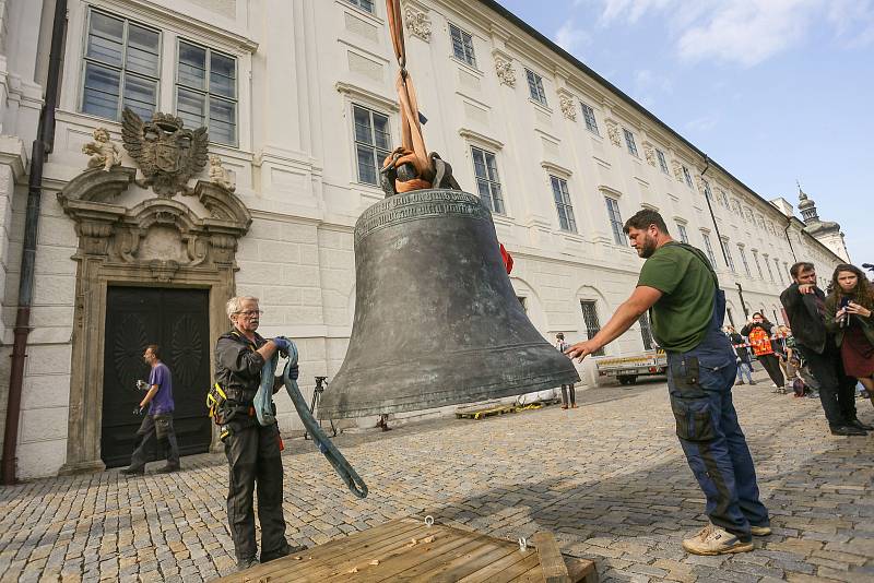 Z instalace zvonů do zvonice GASKu v pátek 7. října 2022