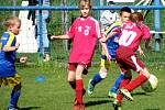 Fotbalový mistrovský turnaj mladších přípravek v Sázavě: FK Čáslav dívky - FK Uhlířské Janovice 1:6.