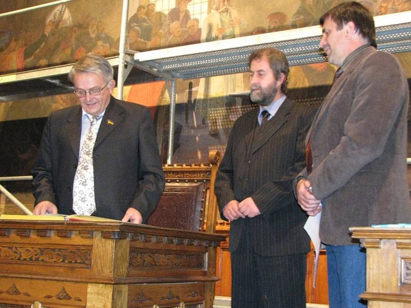 Přivítání delegace partnerského ukrajinského města Kamenec Podolský v Rytířském sále Vlašského dvora.