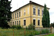 Bývalá škola v Kobylnicích