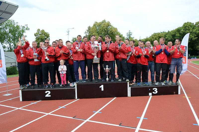 Na Městském stadionu Sletiště v Kladně se o víkendu 23. a 24. června uskutečnila hlavní část Krajské soutěže v požárním sportu profesionálních a dobrovolných hasičů.