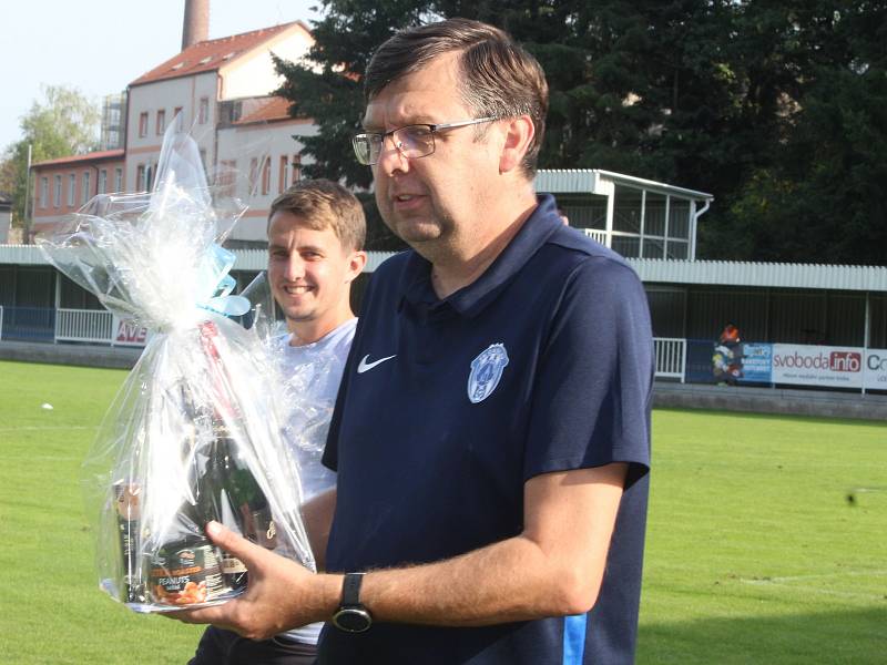 Fotbalová divize, skupina C: FK Čáslav - TJ Dvůr Králové nad Labem 3:0 (1:0).