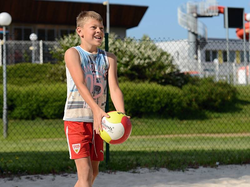 Mladí volejbalisté trénovali ve středu 20. května 2020 ve svém areálu na Klimešce.
