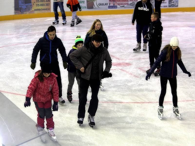 Zimní stadion v Čáslavi byl slavnostně otevřen poslední adventní neděli