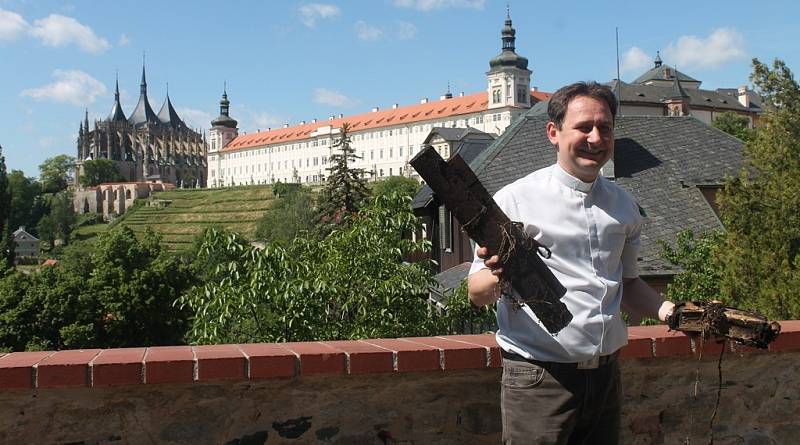 Pozlacená makovice z věže sv. Jakuba ukrývala památky na předchozí rekonstrukce