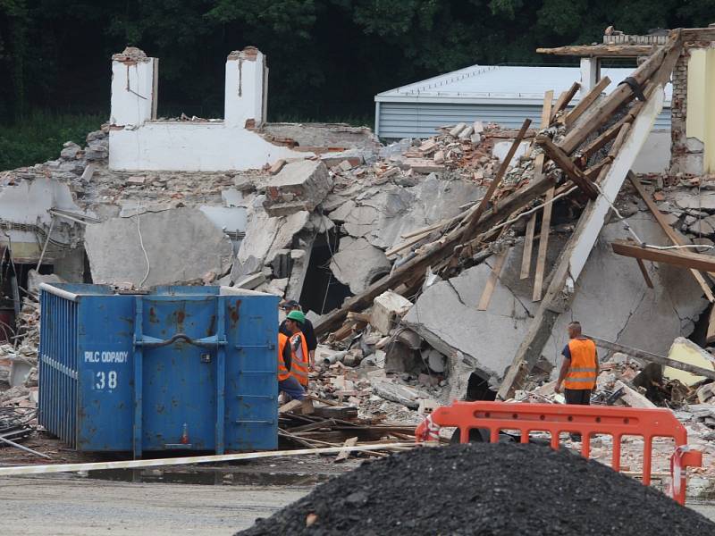 Demolice bývalé budovy ČSAD pokračuje