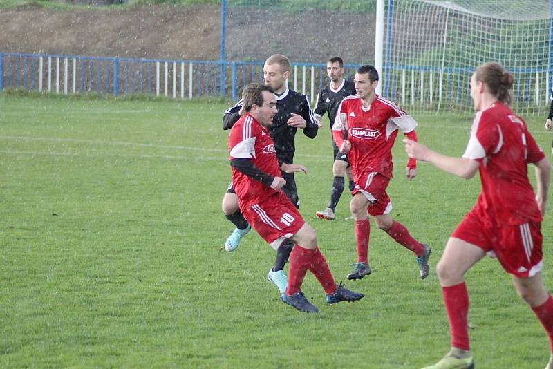 Z fotbalového utkání okresního přeboru Malín/Kutná Hora B - Suchdol (2:1)