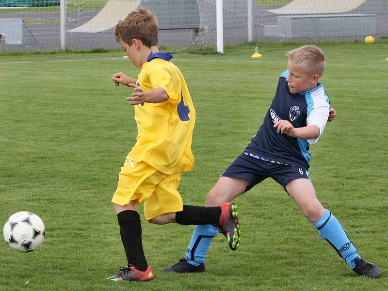 Z finálového turnaje soutěže meziokresních výběrů kategorie U11 v Horních Počaplech na Mělnicku.