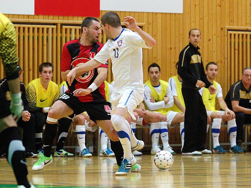 13. kolo Jetbull futsal ligy: Benago Zruč - Tango Brno, 4. prosince 2010.