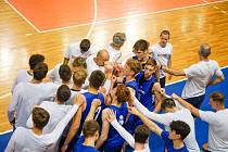 Basketbalisté České republiky do 18 let hrají v pondělí na Klimešce.