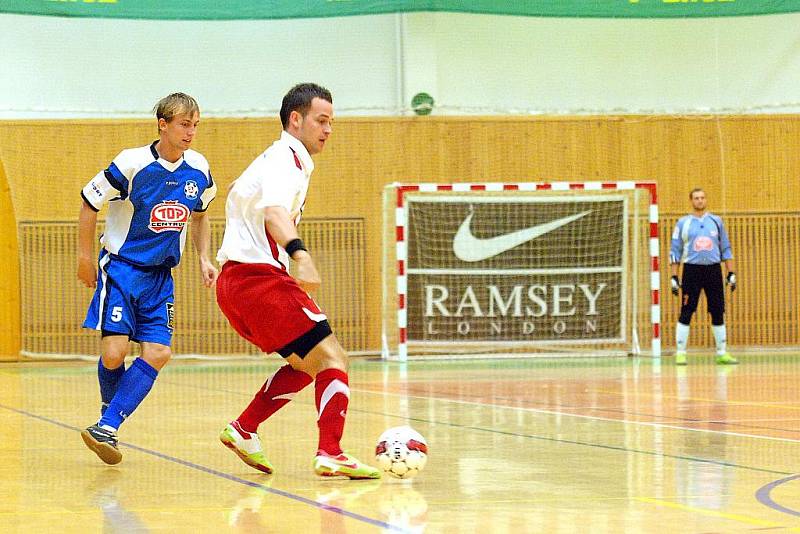 1. kolo 1. futsalové ligy: Benago - Torf Pardubice, 3. září 2010.