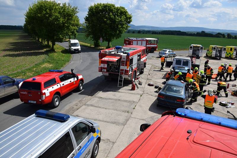 Společné cvičení složek IZS při hromadné nehodě.