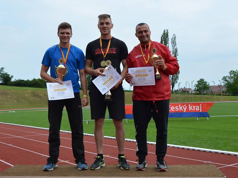 Z krajské soutěže v požárním sportu profesionálních a dobrovolných hasičů na stadionu Olympia v Kutné Hoře.