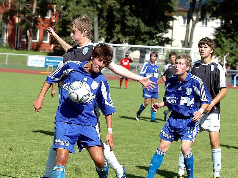 Fotbal: Zenit Čáslav - Dvůr Králové, starší dorost, 21. srpna 2010