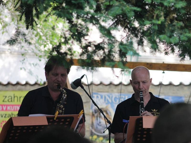 Royal Dixieland Jazz Band zahrál v parku U Tří pávů