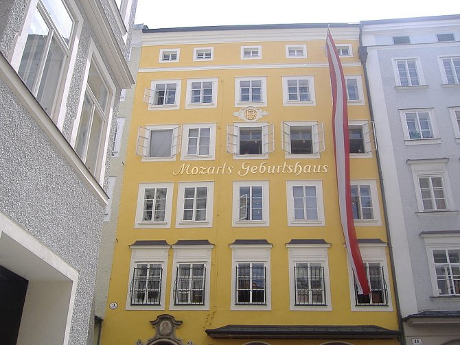 Rodný dům hudebního skladatele Wolfganga Amadea Mozarta v Salcburku.