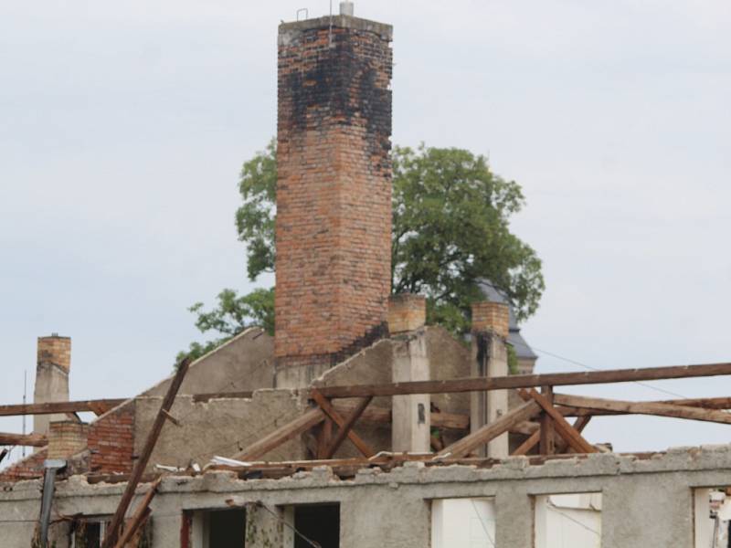 Demolice bývalé budovy ČSAD pokračuje