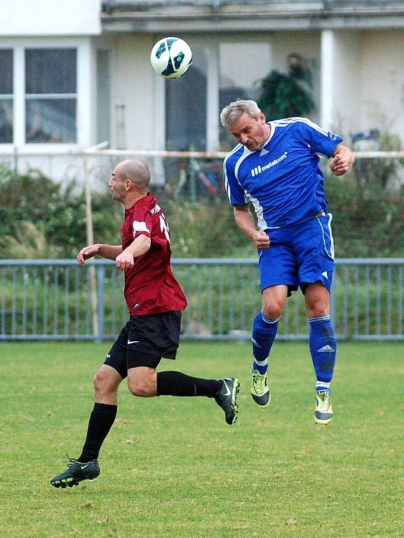 Dohrávka 7. kola okresního přeboru: U. Janovice B - Zbraslavice 2:1, 18. října 2012.