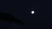 I v Čáslavi pozorovali lidé částečné zatmění Měsíce.