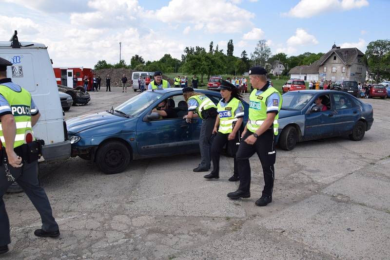 Společné cvičení složek IZS při hromadné nehodě.