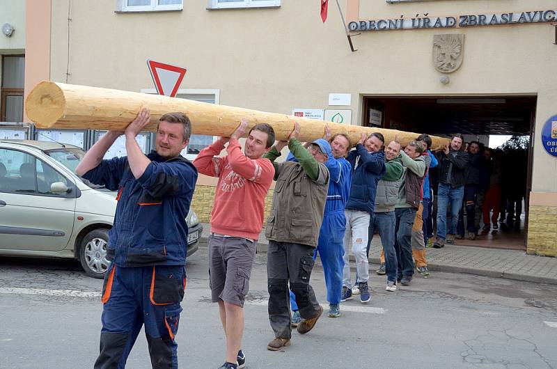 Zbraslavice mají máj.