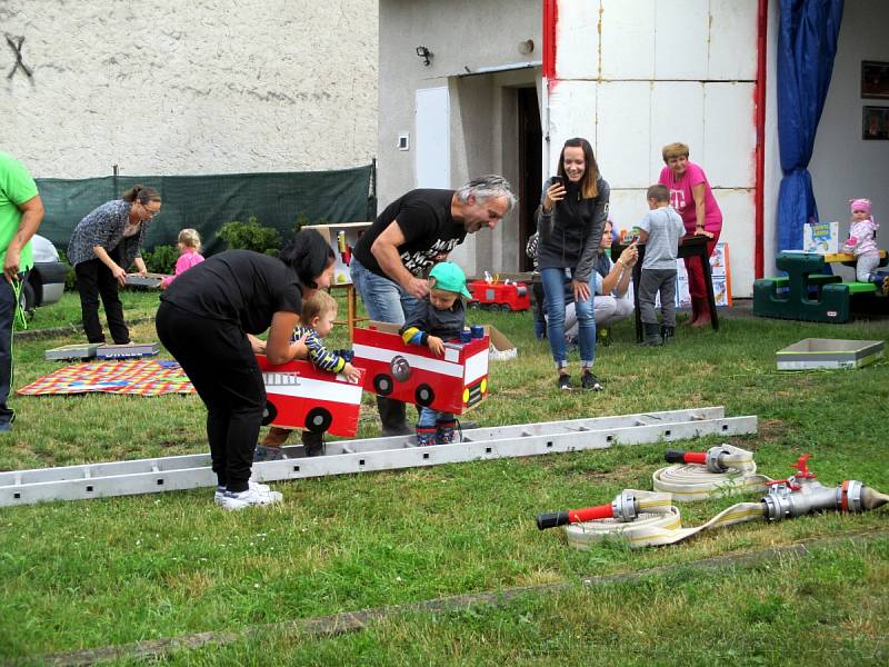 Dětský den v režii členů Sboru dobrovolných hasičů Zehuby - Kamenné Mosty.