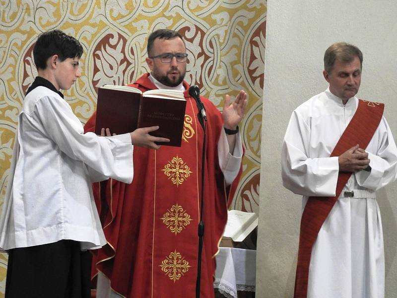 Ze slavnosti svatých Petra a Pavla v kostele v Čáslavi.