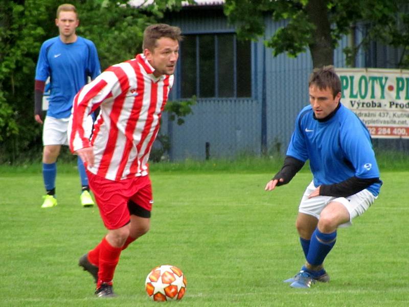 Fotbalová III. třída: TJ Viktoria Sedlec B - TJ Sokol Červené Janovice 2:1 pk (1:1).