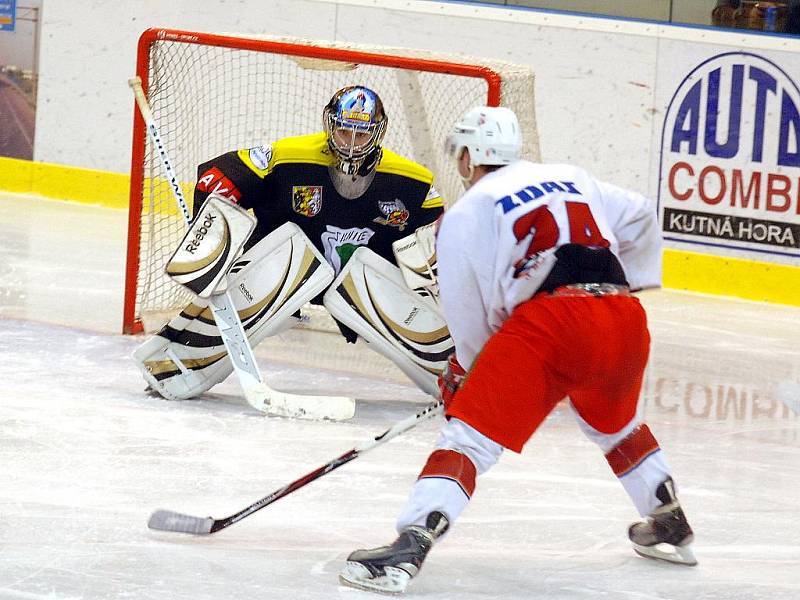 1. kolo II. hokejové ligy: Stadion Kutná Hora - SKLH Žďár n. S., 12. září 2010.