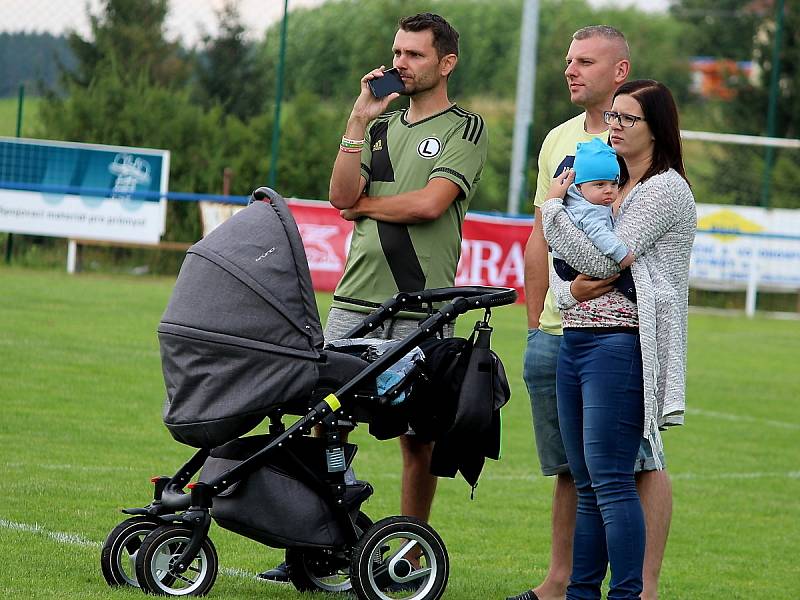 Z pátého ročníku charitativního turnaje 'O pohár Generali pojišťovny' ve Zbraslavicích.