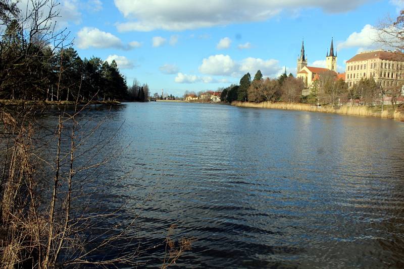 Park Vala u Podměstského rybníka v Čáslavi.