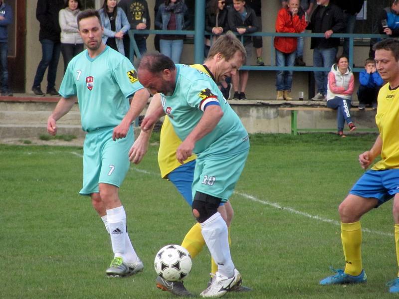 Fotbalová III. třída: TJ Sokol Vlkaneč - TJ Sokol Červené Janovice 2:3 pk (1:0).