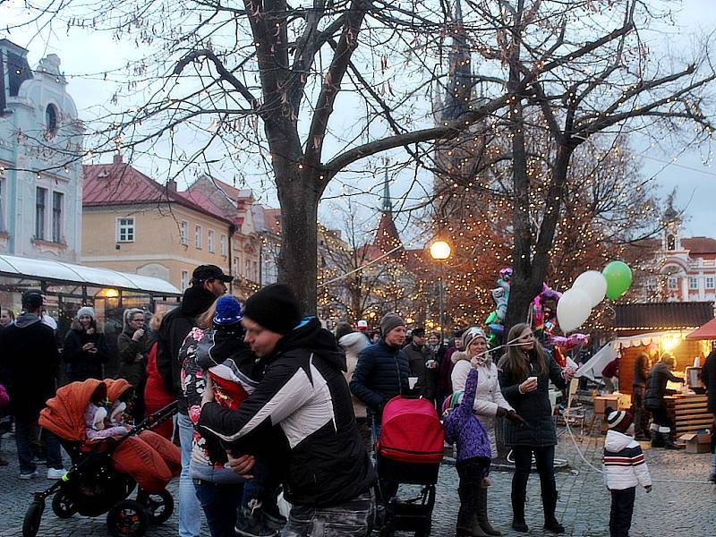 Rozsvícení vánočního stromu v Čáslavi