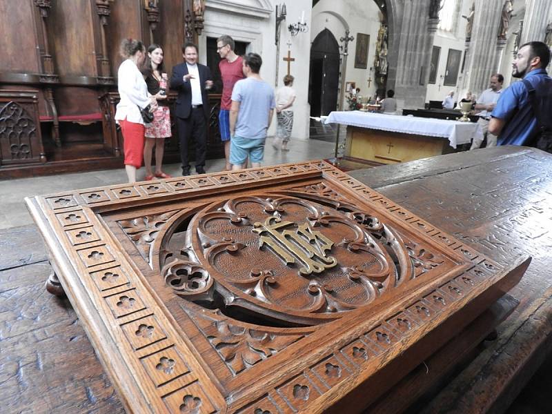 Z komentované prohlídky kostela sv. Jakuba v Kutné Hoře s Karlem Vopařilem.