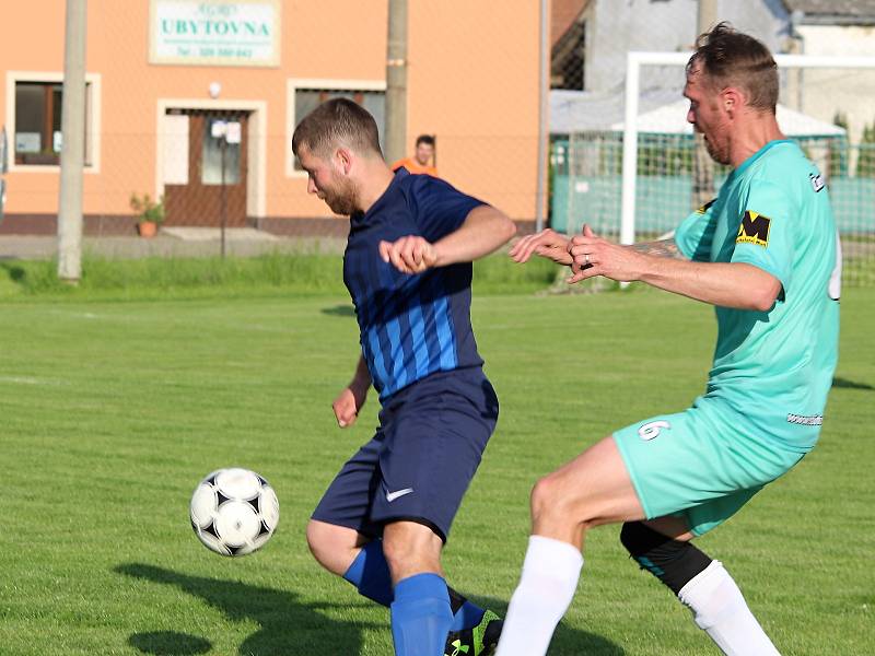 Fotbalová III. třída: TJ Sokol Červené Janovice - FK Záboří nad Labem 1:2 (0:0).