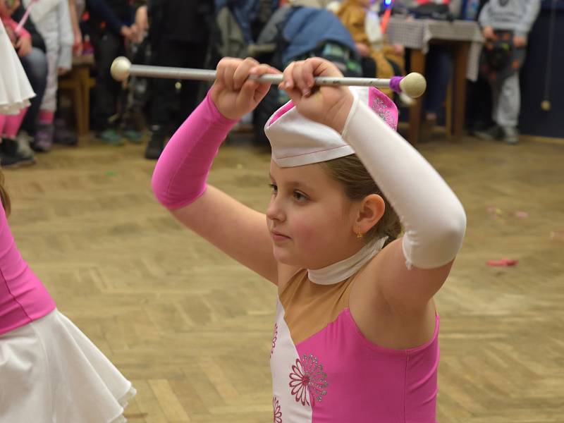 Program okořenily soutěže i vystoupení mažoretek.