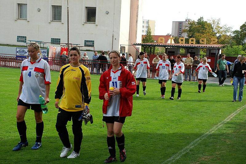 Z utkání fotbalistek Kutná Hora - Uhlířské Janovice 0:0