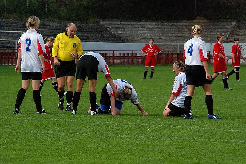 Z utkání fotbalistek Kutná Hora - Uhlířské Janovice 0:0