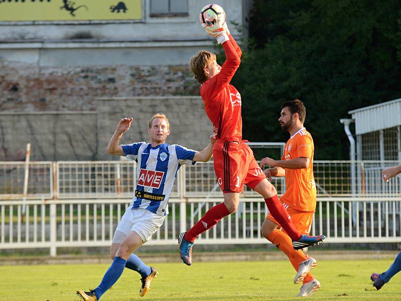 Ve třetím kole Divize C prohráli fotbalisté Čáslavi doma s Živanicemi 0:1.