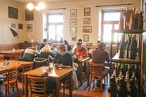 Češi nechávají v průměru 22 korun jako spropitné v restauracích. Ilustrační snímek