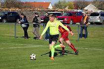 Z fotbalového utkání I.A třídy Hlízov - Slovan Poděbrady