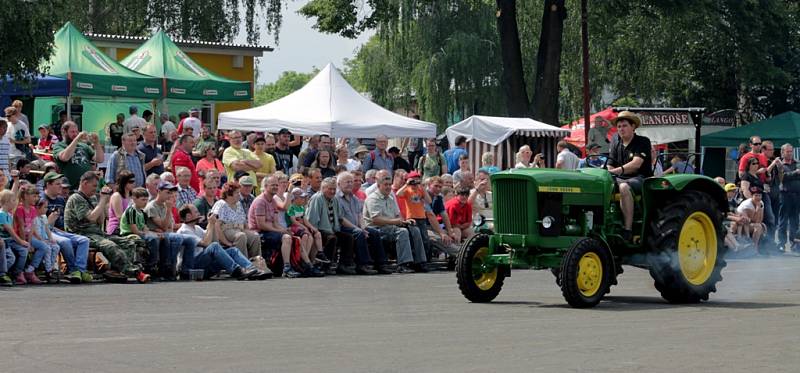 Pradědečkův traktor 2016 v Čáslavi