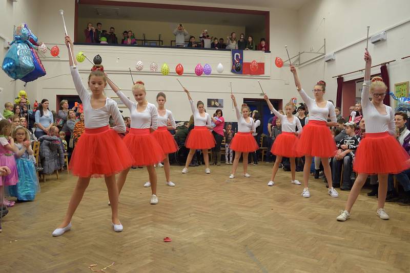 Program okořenily soutěže i vystoupení mažoretek.