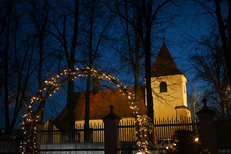 Vánoční výzdoba ve Zruči nad Sázavou.