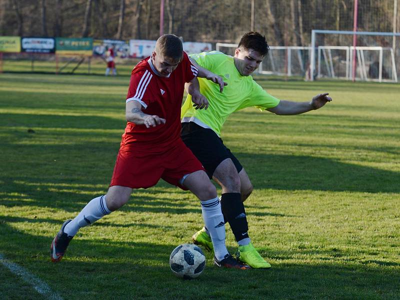 Čtrnácté kolo okresního fotbalového přeboru vyšlo lépe fotbalistům Křesetic, kteří na hřišti v Malešově vyhráli 2:1 po penaltovém rozstřelu.