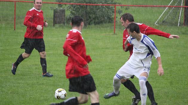 Fotbalová IV. třída, skupina B: TJ Rozvoj Křesetice B - SK Zbraslavice B 2:1 (2:1).