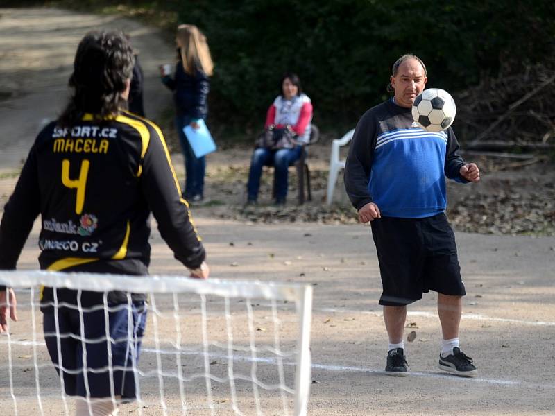 Nohejbalový turnaj na Kaňku, 5. října 2013.