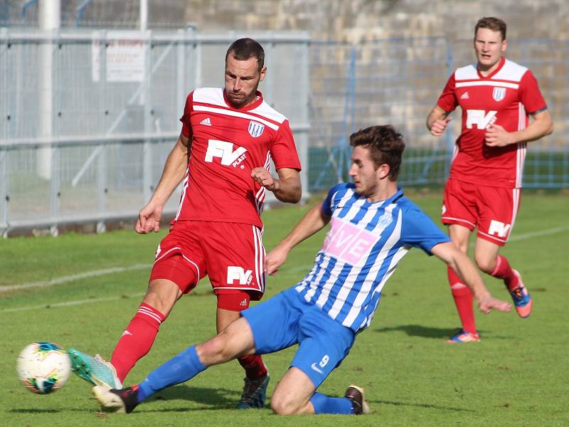 Fotbalová divize, skupina C: FK Čáslav - TJ Dvůr Králové nad Labem 3:0 (1:0).