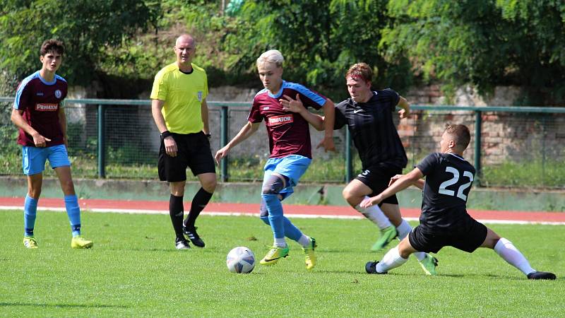 Česká fotbalová divize staršího dorostu U19: FK Čáslav - FK Náchod 3:2 (0:2).